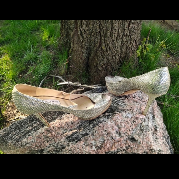 Jimmy Choo Silver Keyhole Accent Pumps - Picture 4 of 5